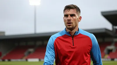 Brentford's Henderson Transfer Decision: A Crucial Blow?