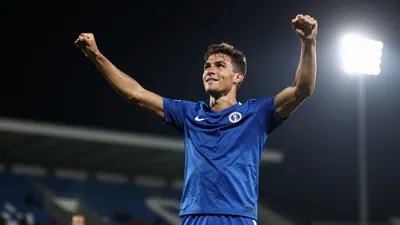 Brentford target €45m midfield signing to replace Jordan Henderson