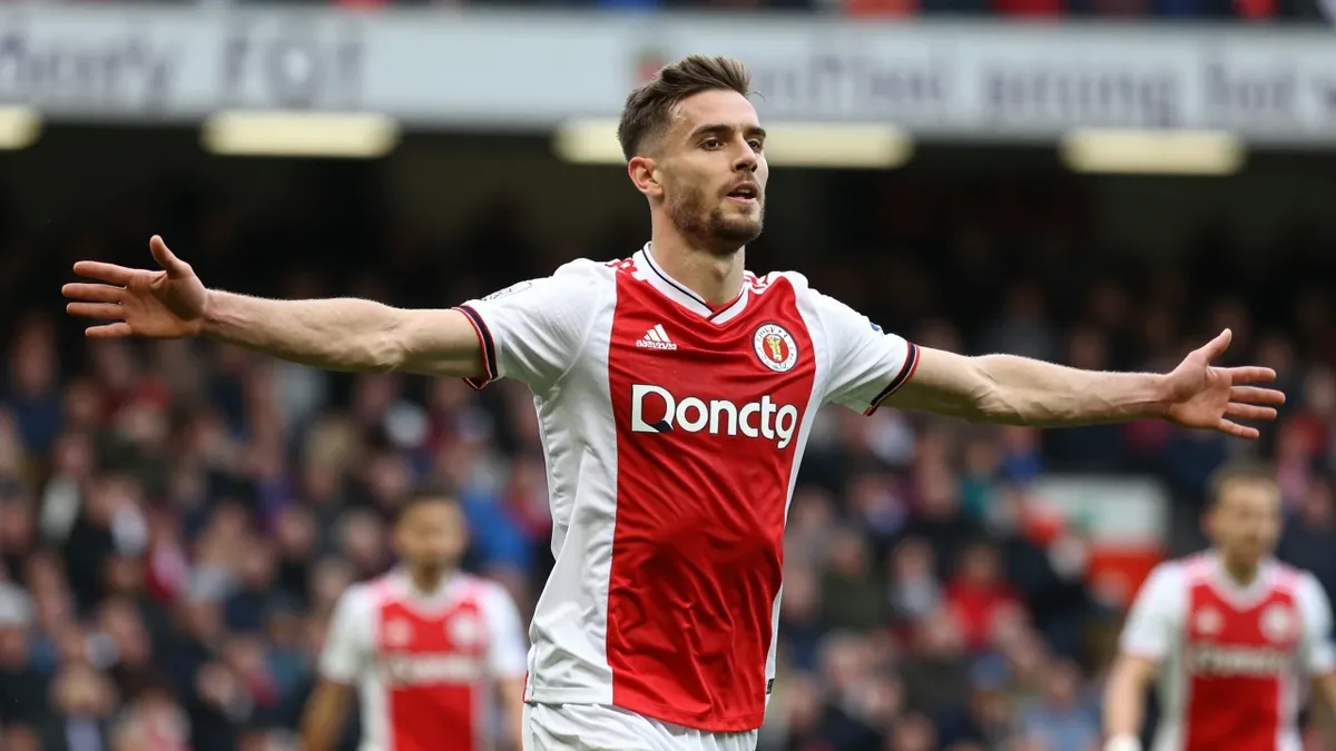 Brentford fans praise summer signings, a young defender leaves on loan, and the team draws with Leeds, sitting 5th in the...